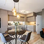 Fancy Residence Private Parking & Garden