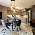 Fancy Residence Private Parking & Garden